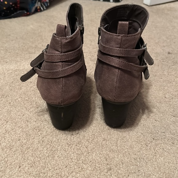 Brown Booties ๐ - Picture 3 of 8